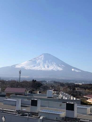 澄み切った朝の富士山
